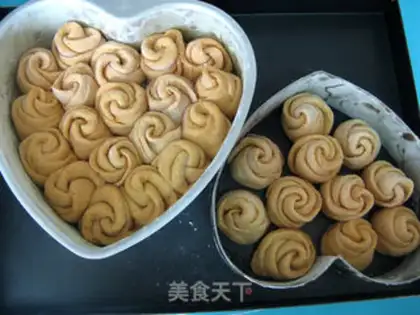 Make Rose bread step 17