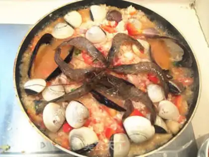 Make Spanish seafood step 4