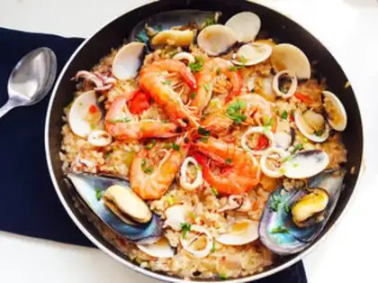 Make Spanish seafood step 5