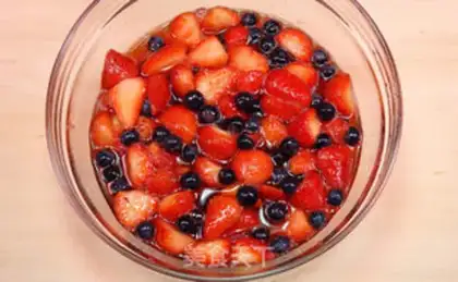 Make Strawberry blueberry jam step 1