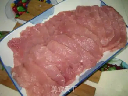 Make Harbin represents the meat in the pan step 0