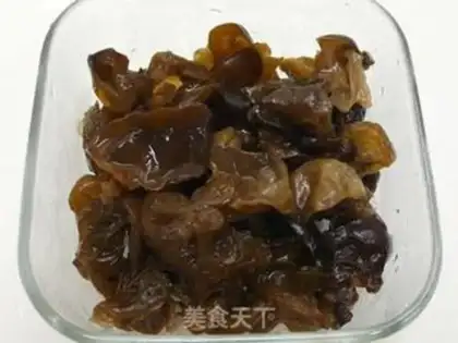 Make The vinegar and the earring step 1