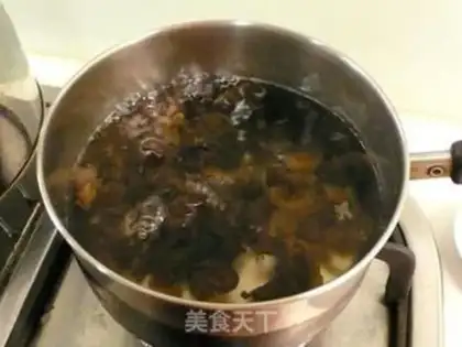 Make The vinegar and the earring step 4