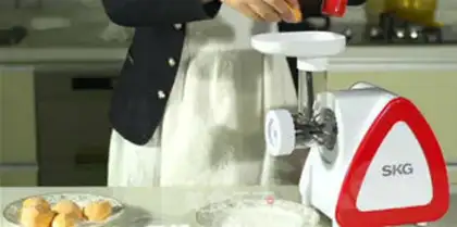 Make Carrot noodles step 3