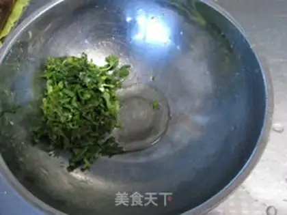 Make The salad sauce step 1