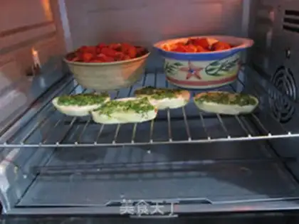 Make The salad sauce step 5