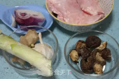 Make The soft twirl against the red-burned cow band step 0