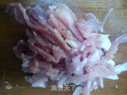 Make Ling Chun, "Bite the Spring" eats the springcake step 5