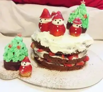 Make Snowman naked cake step 9