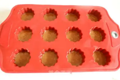 Make Coco-Coconut mini-cake step 9
