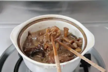 Make The soft twirl against the red-burned cow band step 18