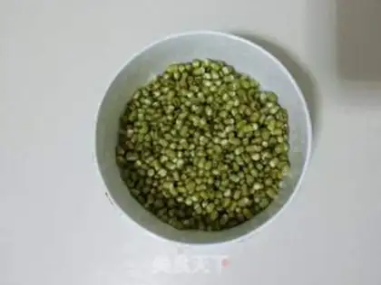 Make Auto green bean sprouts step 0