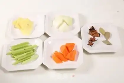 Make Vegetable beef step 1