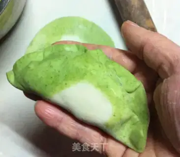 Make Two-coloured dumplings in the spring step 4