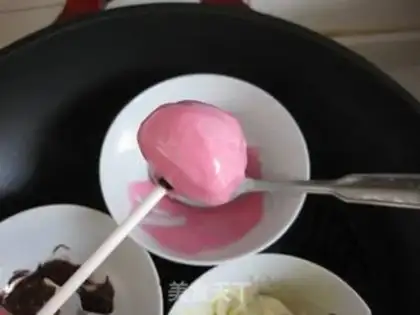 Make Girl lollipop cake step 2