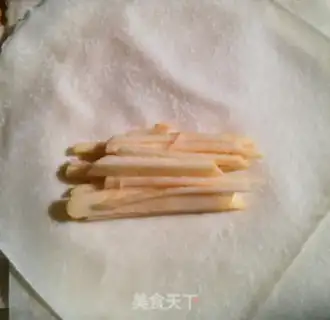 Make Apple Spring Roll step 3