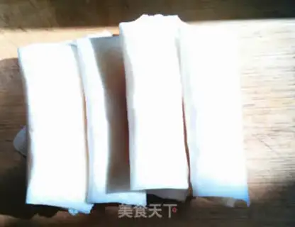 Make Apple Spring Roll step 5