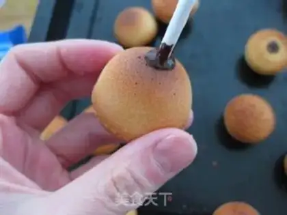 Make Girl lollipop cake step 1