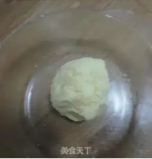 Make Gold coconut ball step 3
