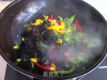 Make Three-coloured pretzels step 4