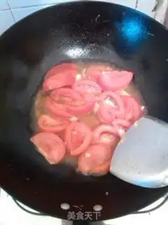 Make Tomato fried eggs step 5