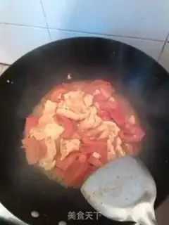 Make Tomato fried eggs step 6