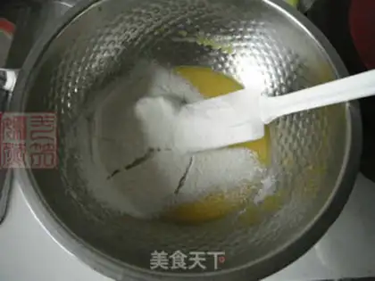Make Little yolk cookies step 4