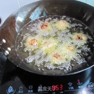Make Blowing rice balls step 8