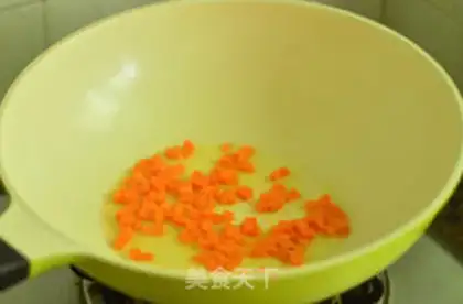Make Onion egg fried rice step 5
