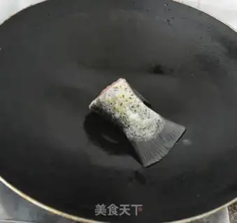 Make The black bean fish tail step 1