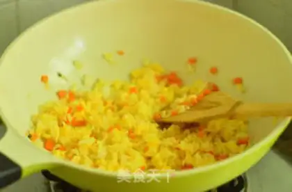 Make Onion egg fried rice step 8