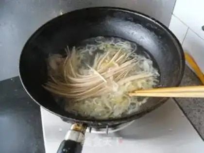 Make Northeast sour noodles step 2
