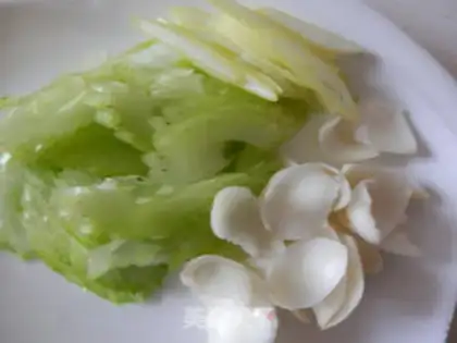 Make Cleaning up the curry lily step 1