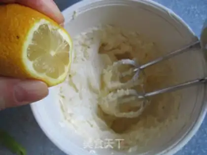 Make Butter cream cake step 32