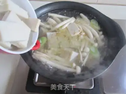 Make Fish-cake tofu pot step 4