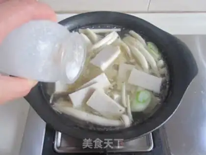 Make Fish-cake tofu pot step 5