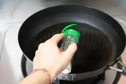 Make Chicken tofu pills with eggplant juice step 12