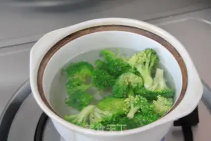 Make Chicken tofu pills with eggplant juice step 19