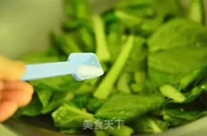 Make Garlic cabbage step 4