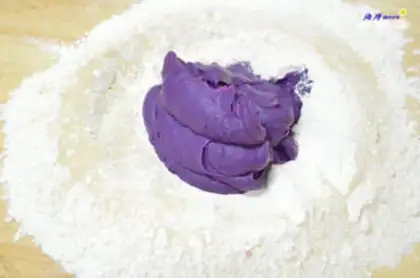 Make Potato grape buns step 3