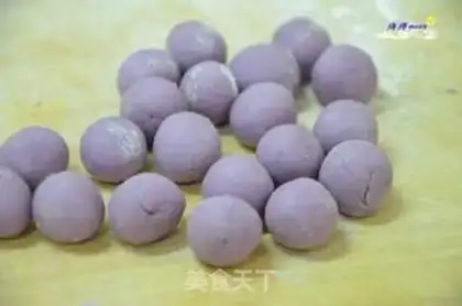 Make Potato grape buns step 7