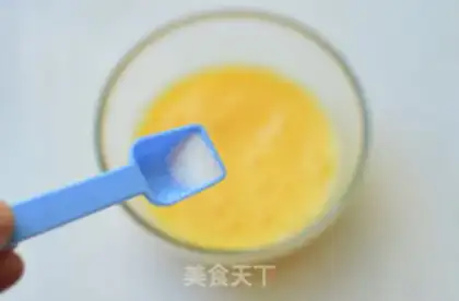 Make Eggs step 1