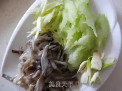 Make The celery makes the mushrooms step 1