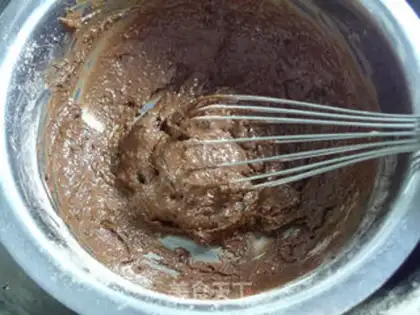 Make Chocolate almond cake step 4