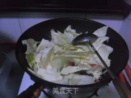 Make Spicy carrot cabbage step 2