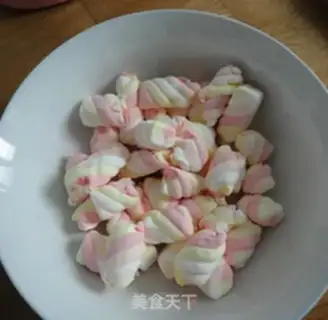 Make Cow Rolling Sugar step 1
