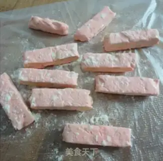 Make Cow Rolling Sugar step 6
