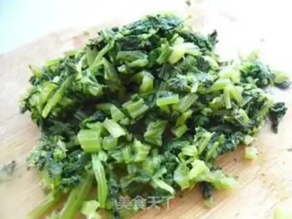Make Spicy celery leaves step 1