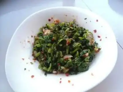 Make Spicy celery leaves step 4