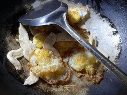Make Soybeans fried quail eggs step 3